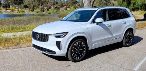 Volvo XC90 Plug-In Hybrid 2025