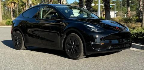 Tesla Model Y 2025