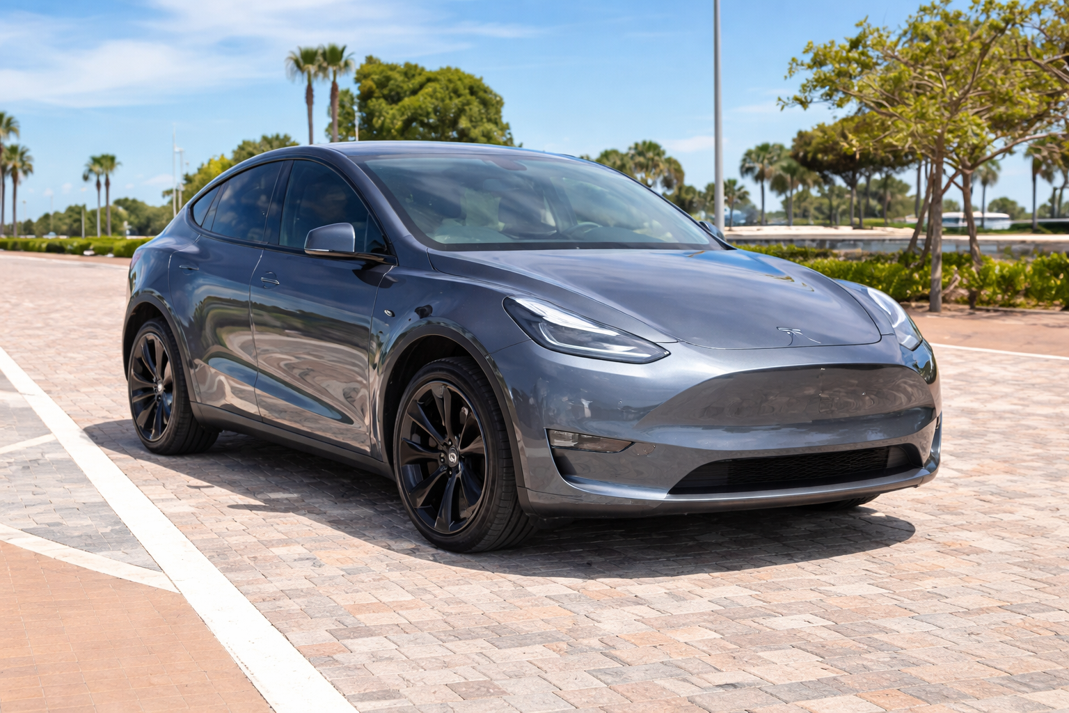 Tesla Model Y 2023 in Miami Gardens, FL