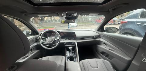 Hyundai Elantra 2024
