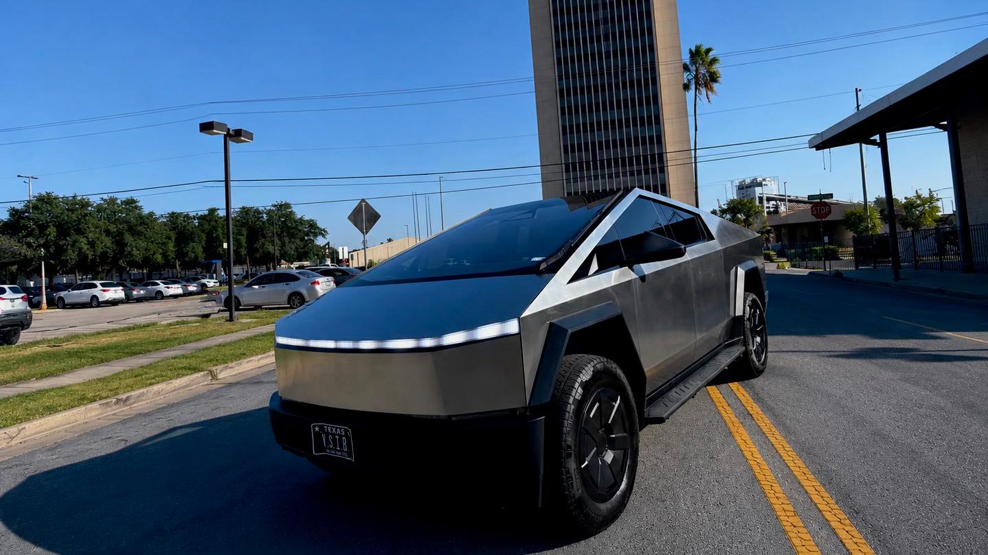 Tesla Cybertruck 2025 in McAllen, TX