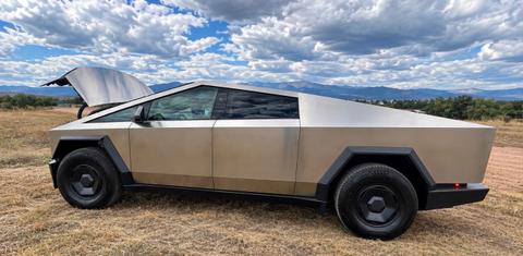 Tesla Cybertruck 2026