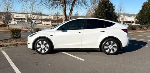 Tesla Model Y 2023