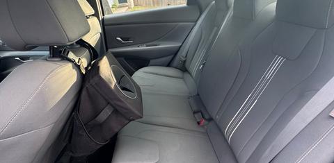 Hyundai Elantra 2024