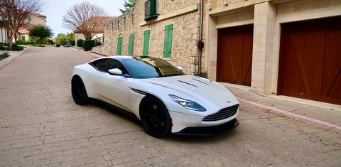 Aston Martin DB11 2017