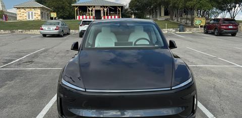 Tesla Model Y 2026