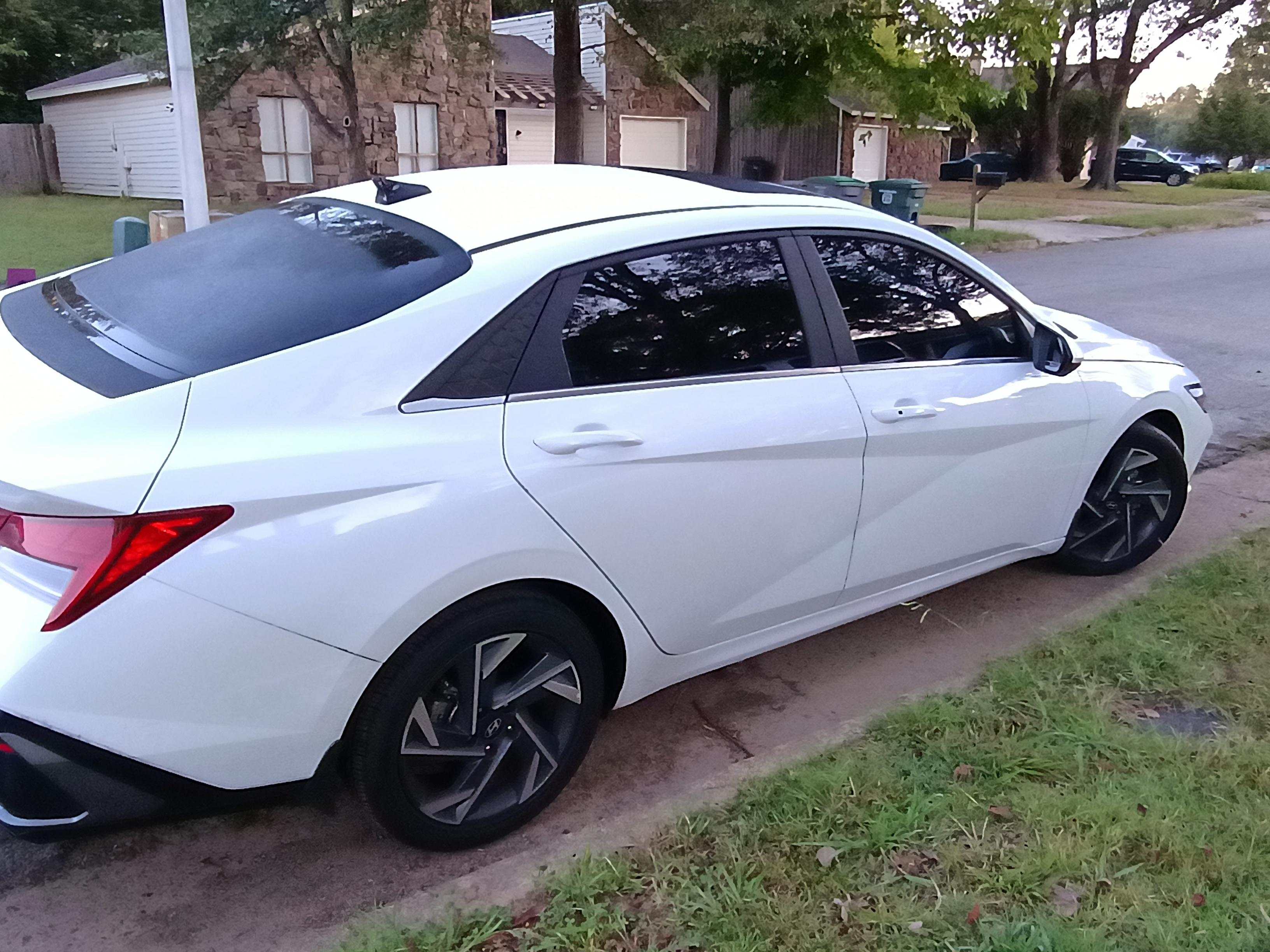 Hyundai Elantra 2024 in Memphis, TN