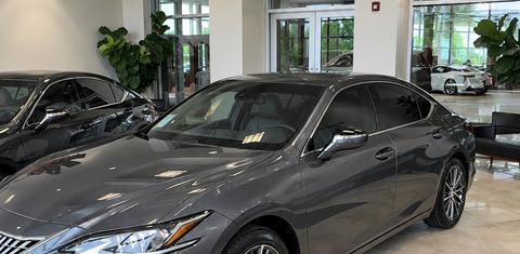 Lexus ES 2025
