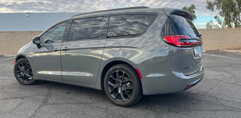 Chrysler Pacifica 2023