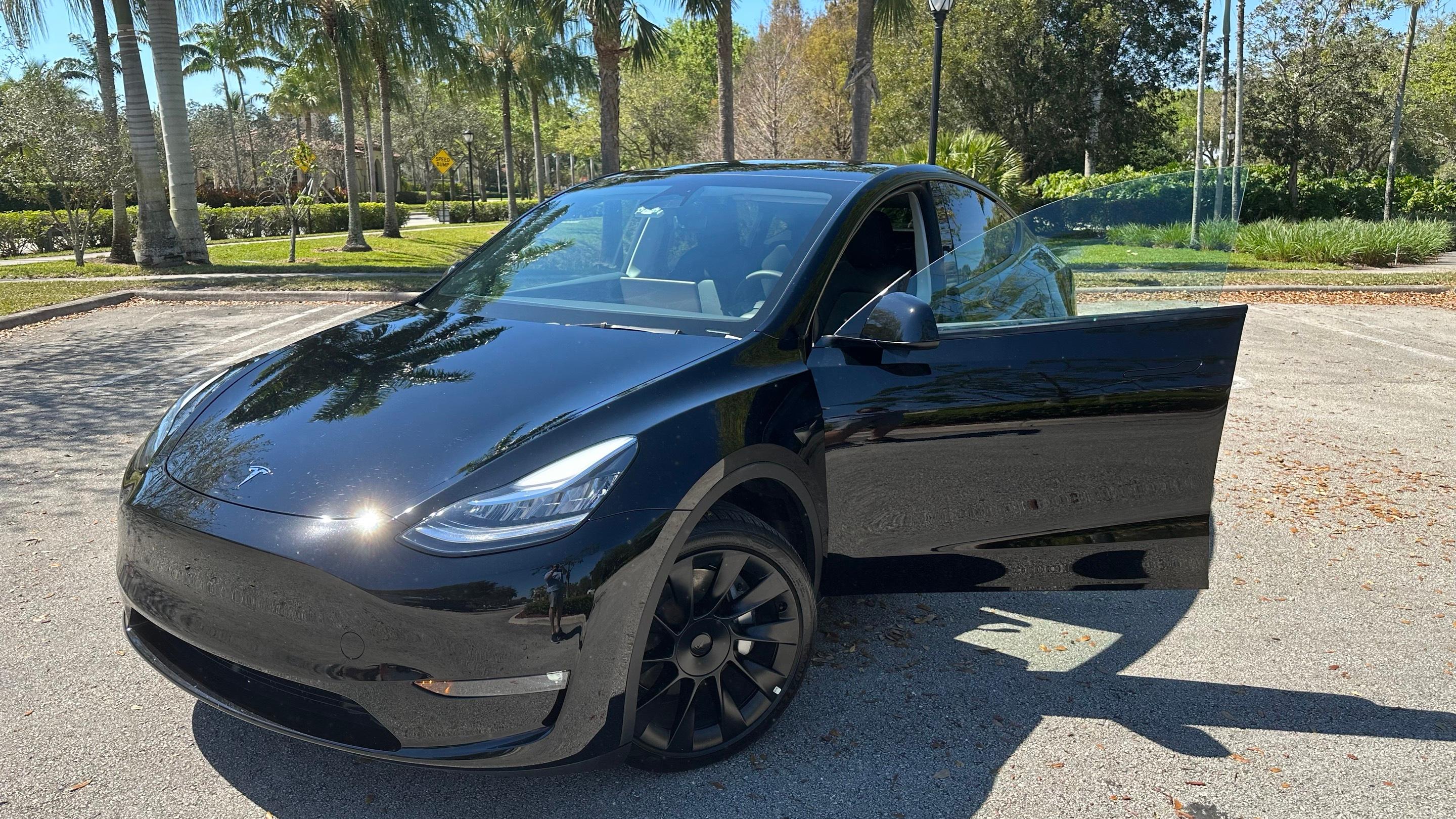 Tesla Model Y 2023 in Fort Lauderdale, FL