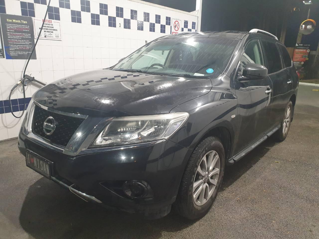 Nissan PATHFINDER 2015 in McKinnon