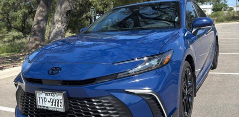 Toyota Camry Hybrid 2025
