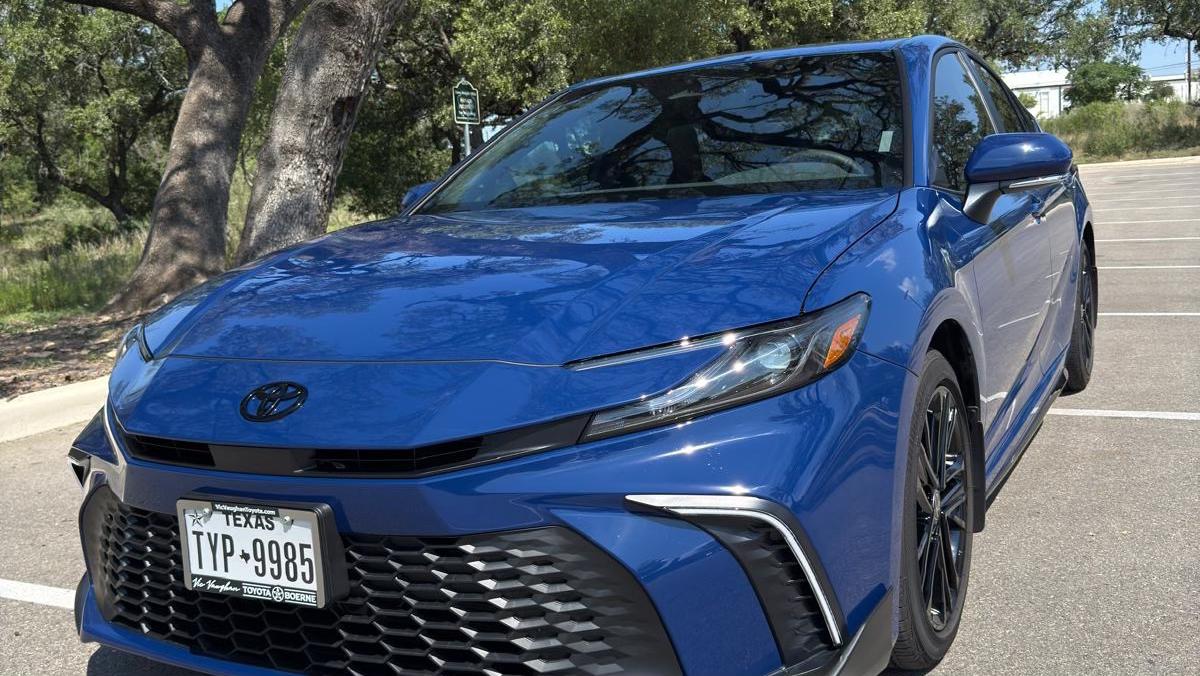 Toyota Camry Hybrid 2025 in 
