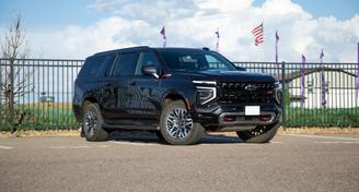 Chevrolet Suburban 2026 — Options de location de voitures exotiques à Las Vegas, NV