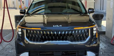 Kia Carnival Hybrid 2025