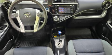 Toyota Prius c 2015