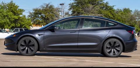 Tesla Model 3 2024