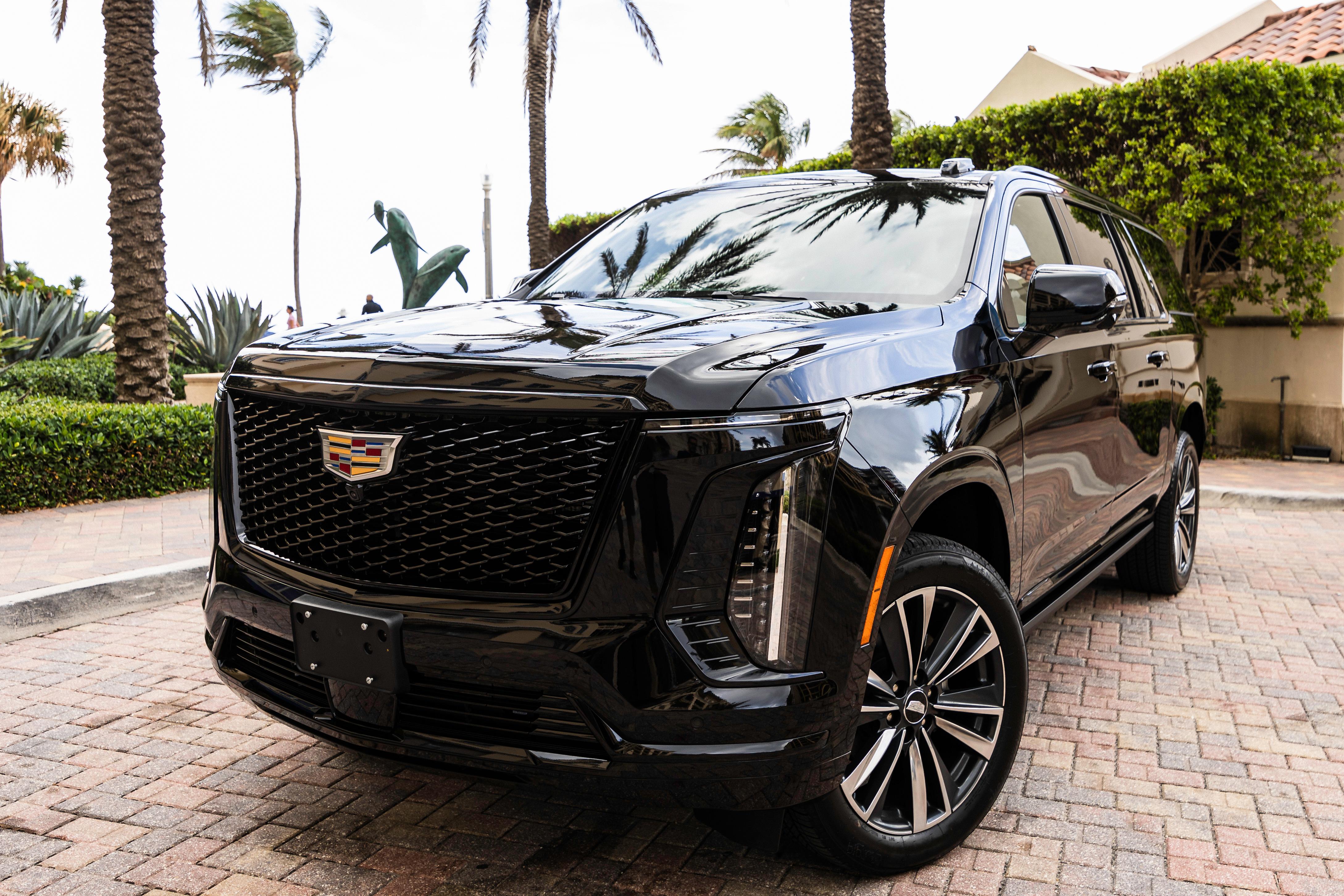 Cadillac Escalade ESV 2025 in 