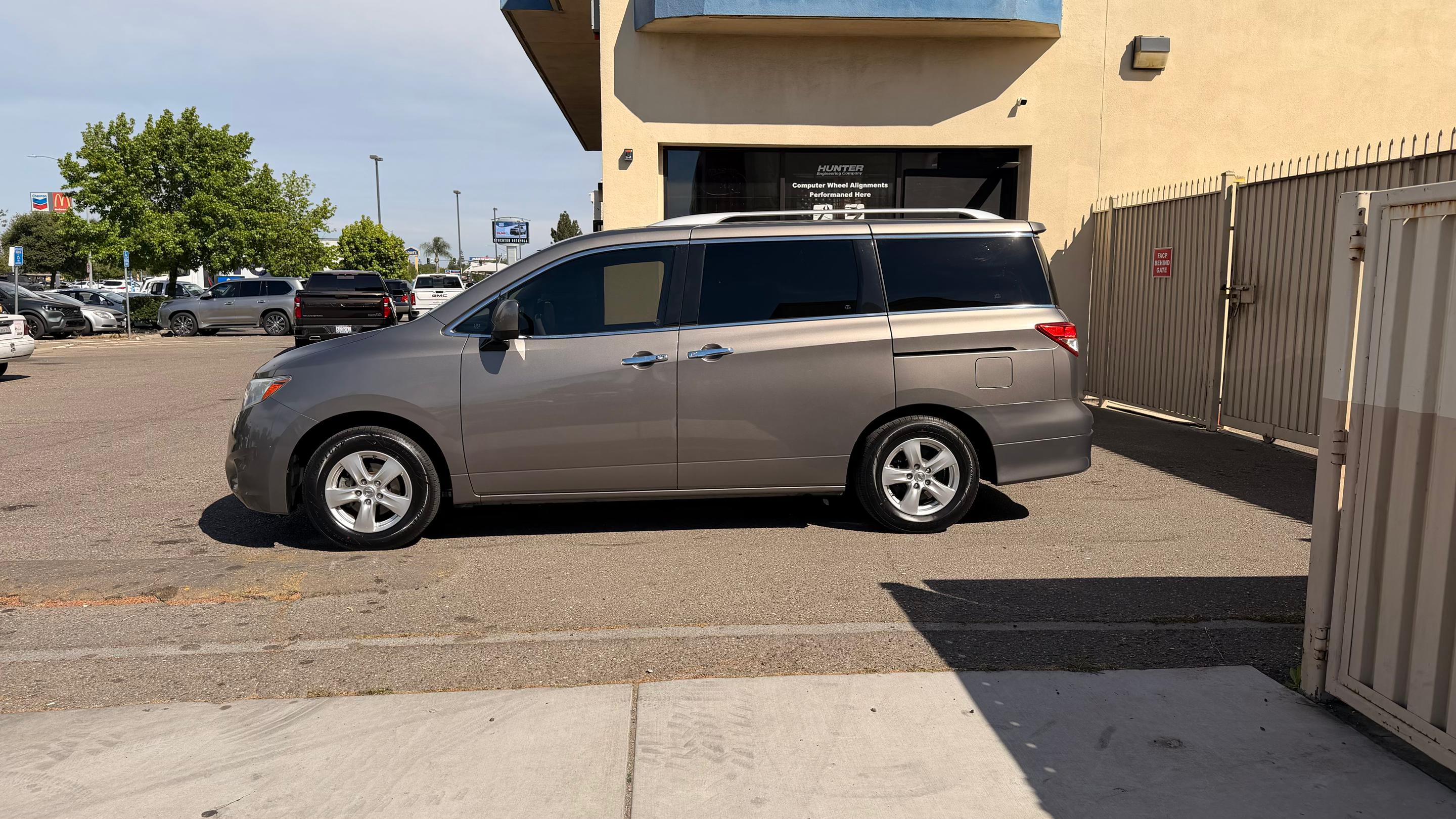 Nissan Quest 2016 in Stockton, CA