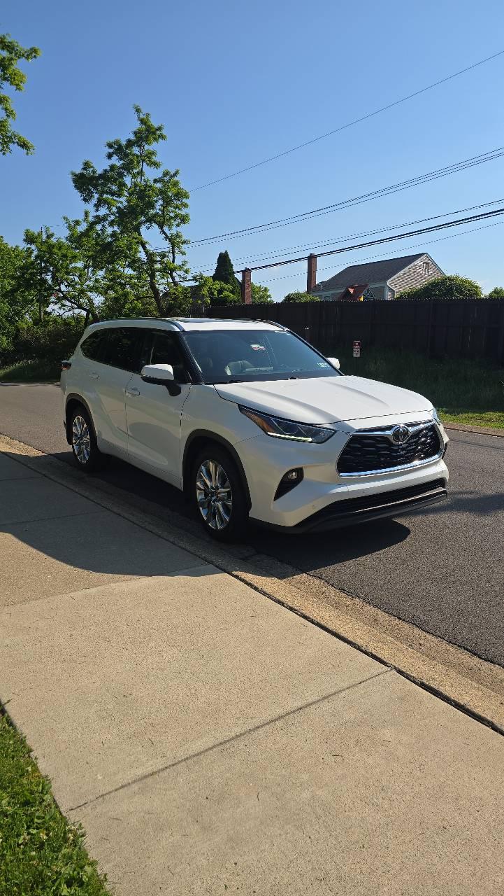 Toyota Highlander 2020 in Pittsburgh, PA