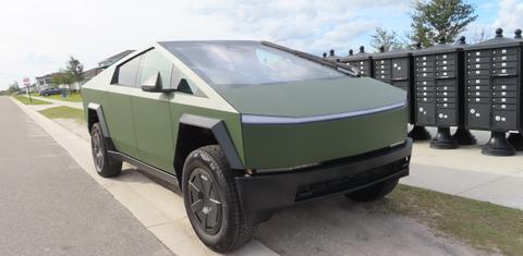 Tesla Cybertruck 2025