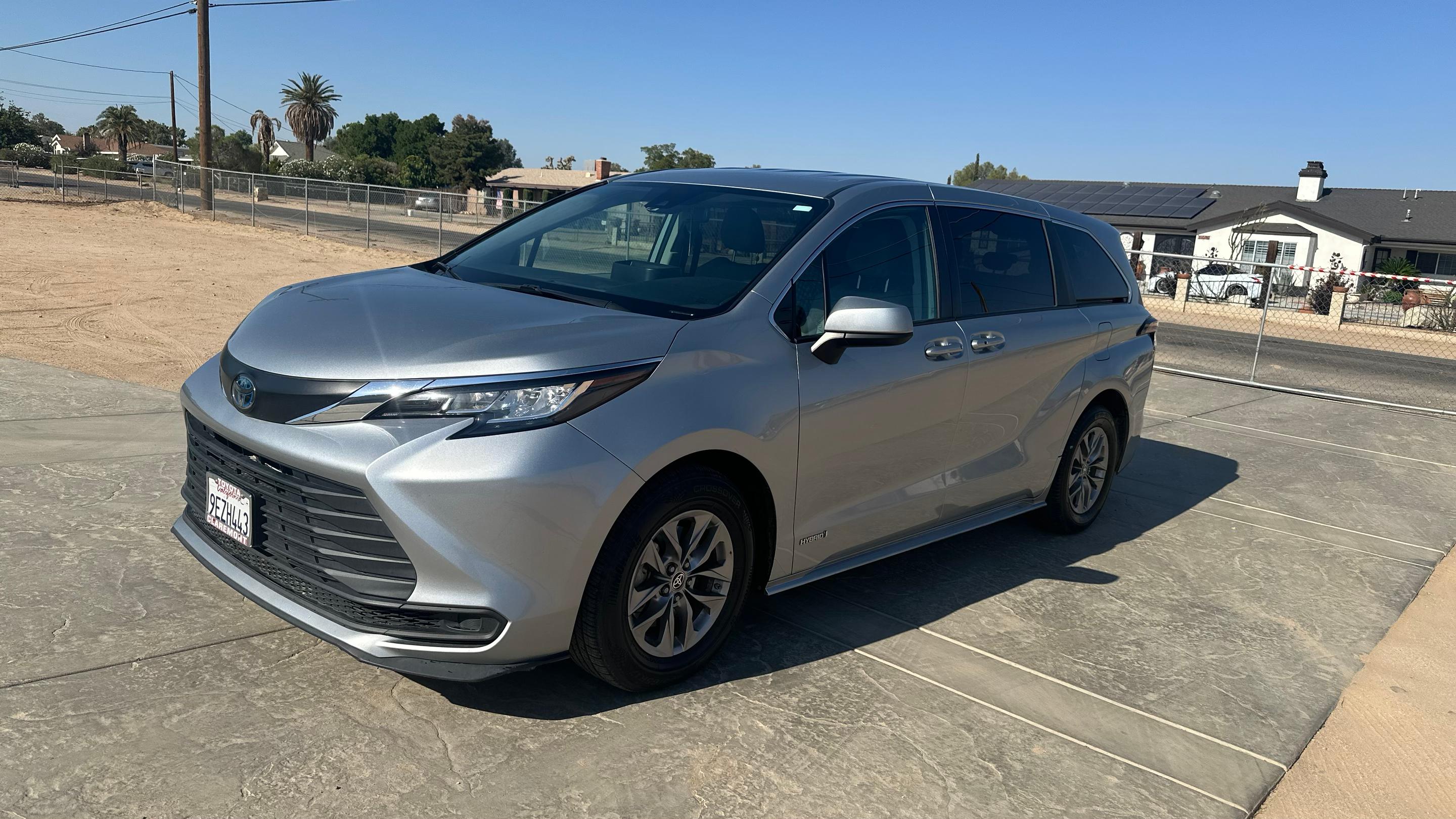 Toyota Sienna 2021 in Hesperia, CA
