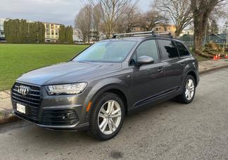 Audi Q7 car