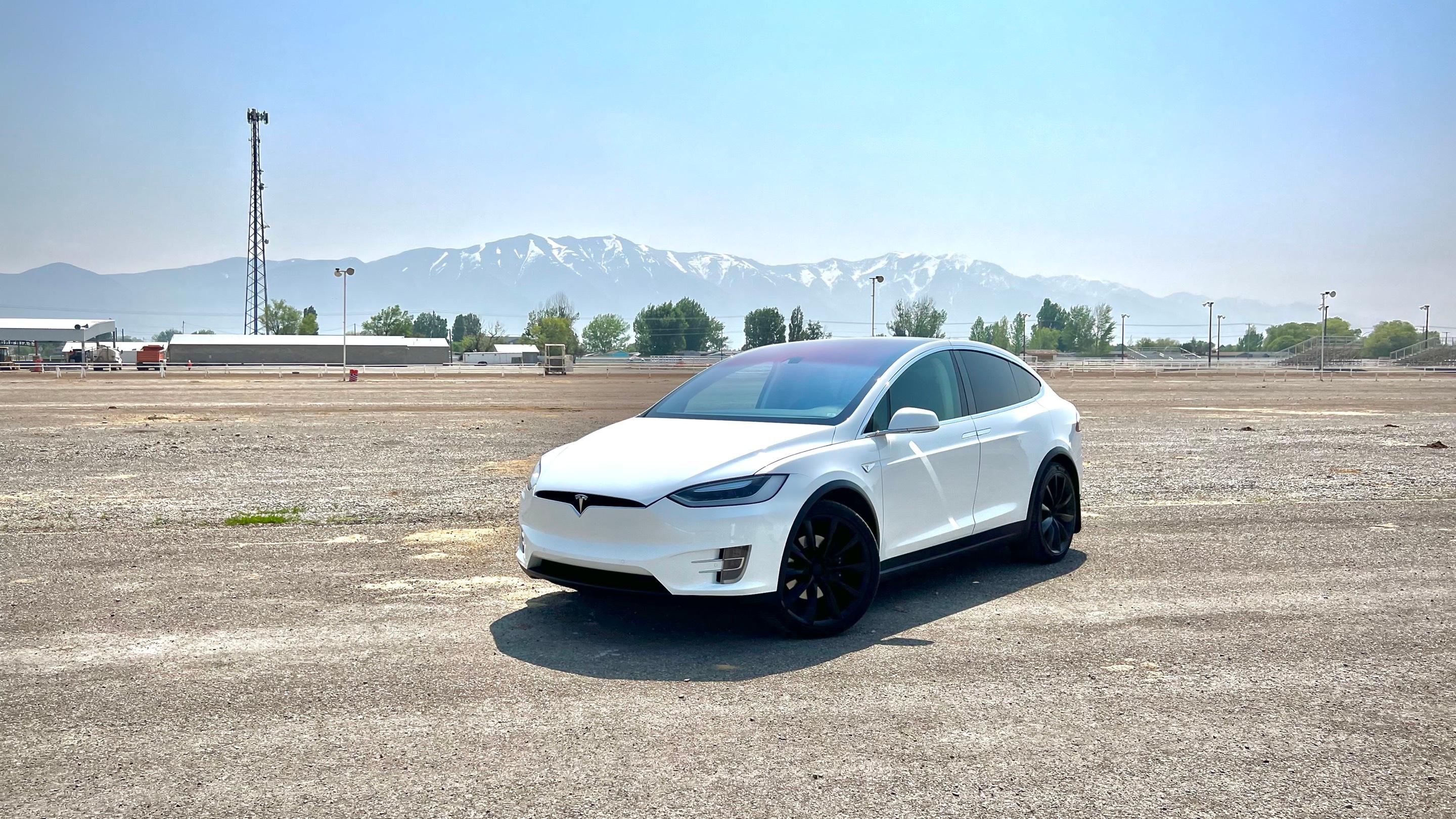 Tesla Model X 2016 in Riverdale, UT