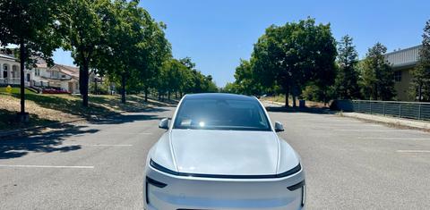 Tesla Model Y 2026