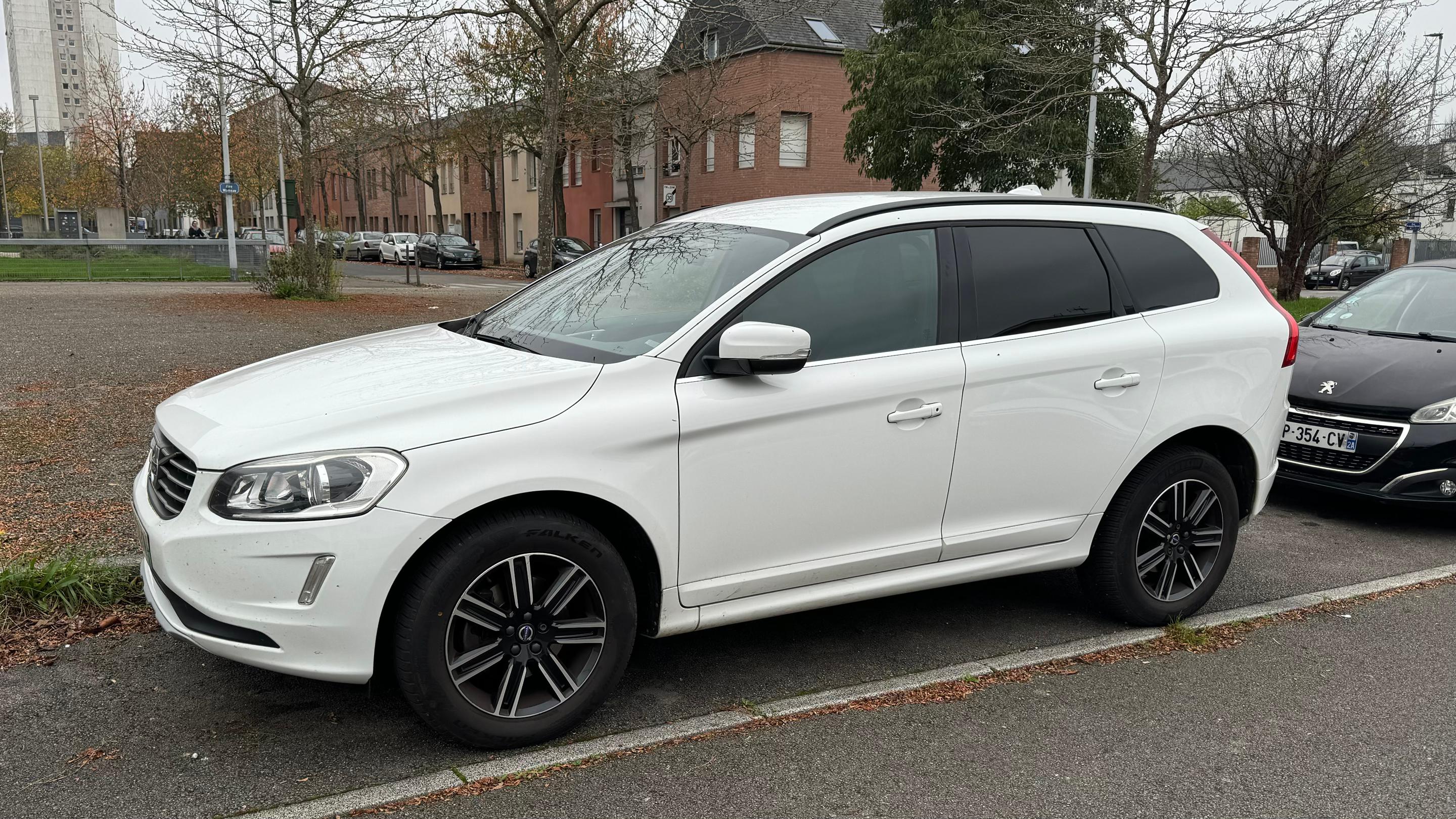 Volvo XC60 2017 à Amiens