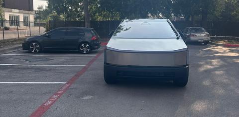Tesla Cybertruck 2025