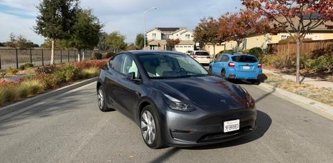 Tesla Model Y 2023