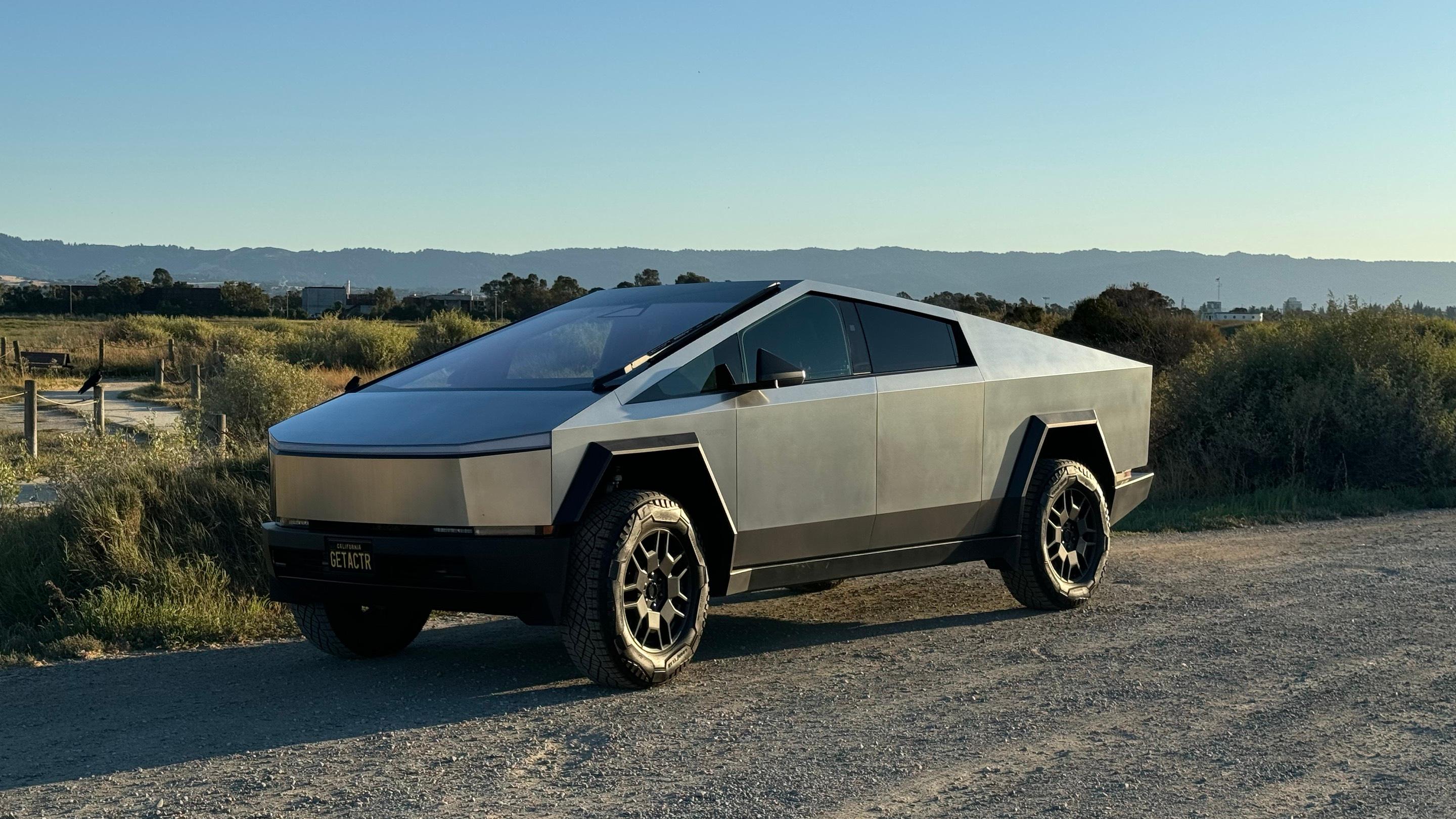 Tesla Cybertruck 2024 in Palo Alto, CA