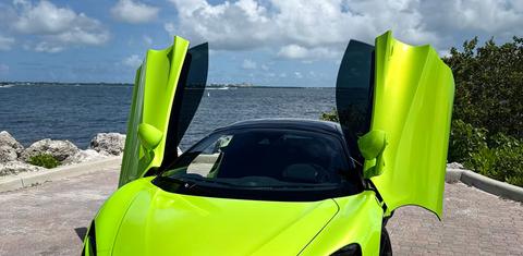 McLaren Artura 2025