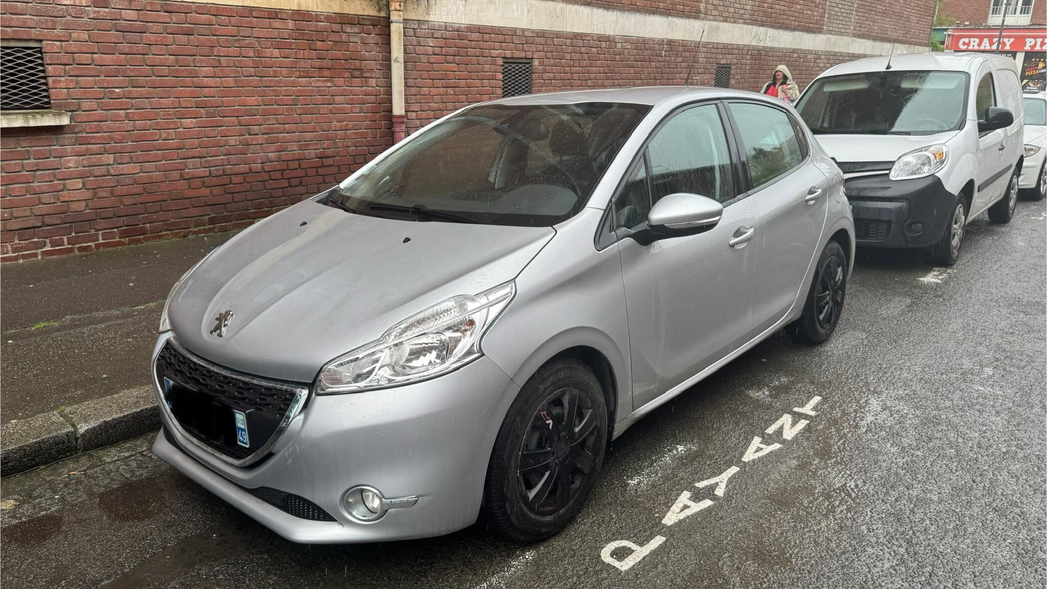 Peugeot 208 2014 à Amiens