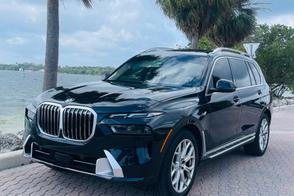 BMW X7 car