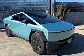 Tesla Cybertruck 2024 in Jersey City