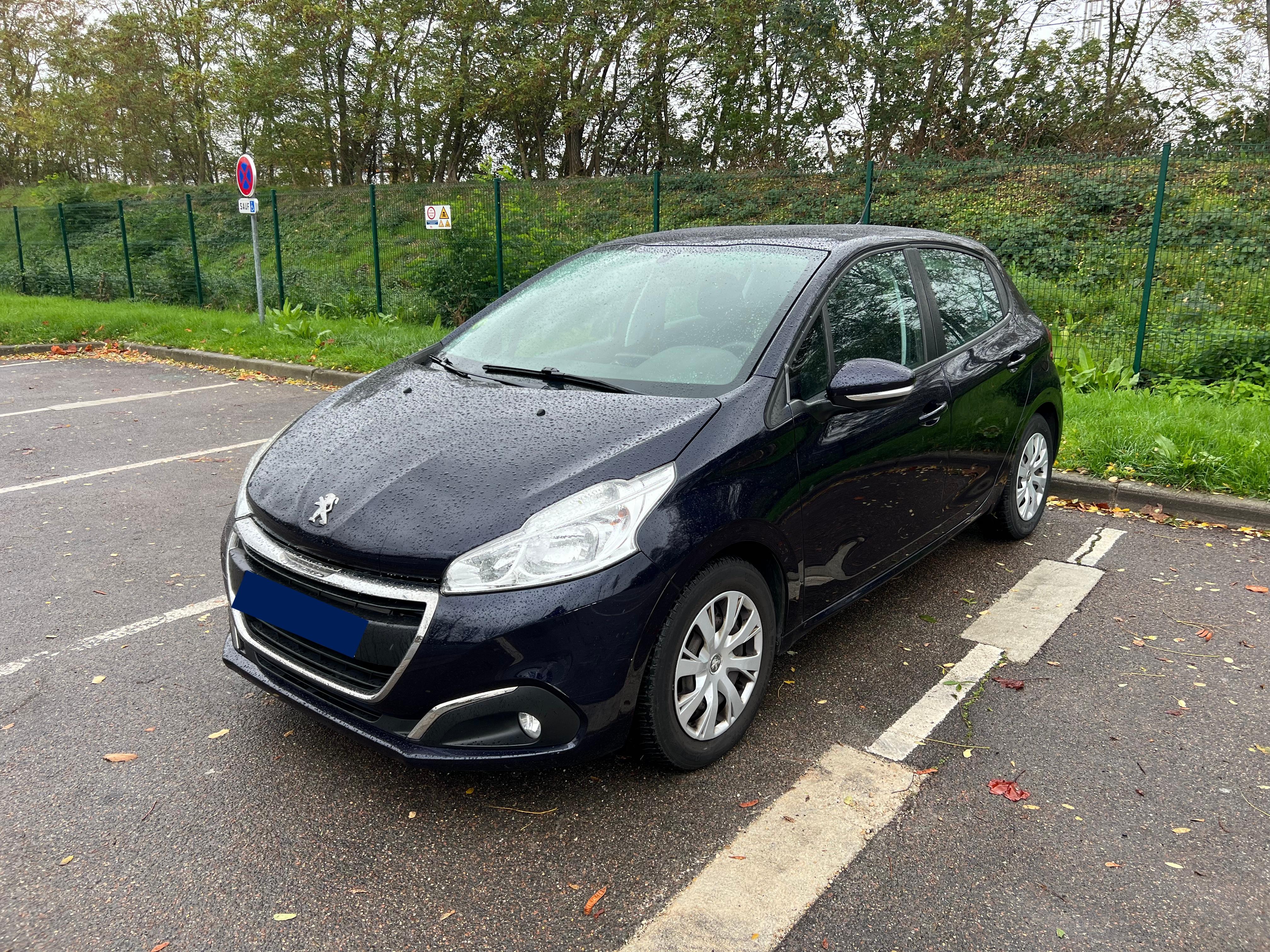 Peugeot 208 2017 à Rungis