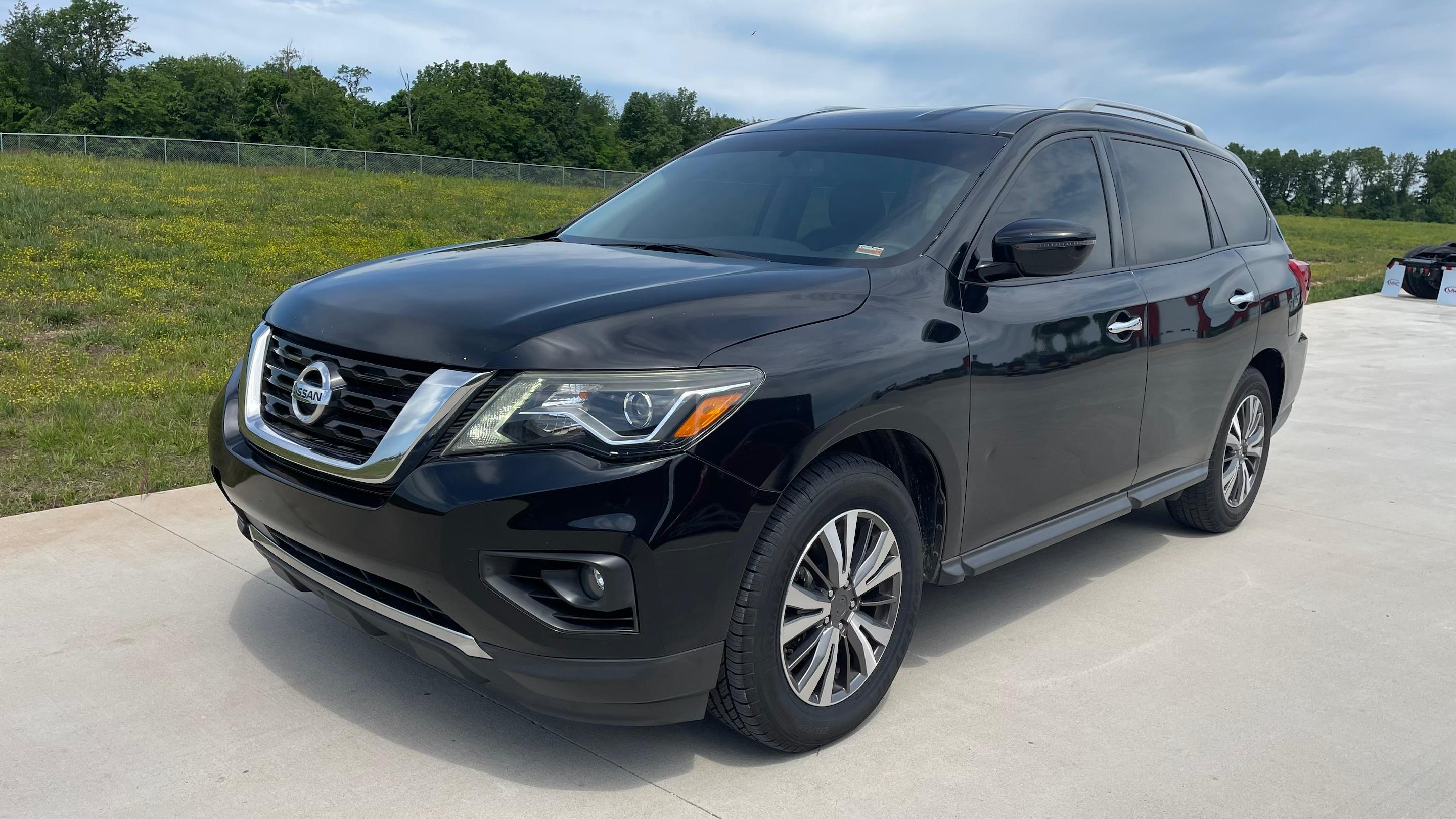 Nissan Pathfinder 2017 in Springfield, MO