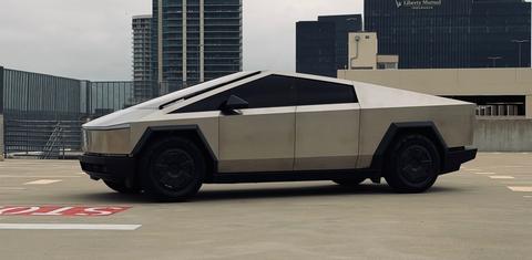 Tesla Cybertruck 2026