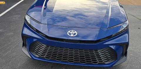 Toyota Camry Hybrid 2026