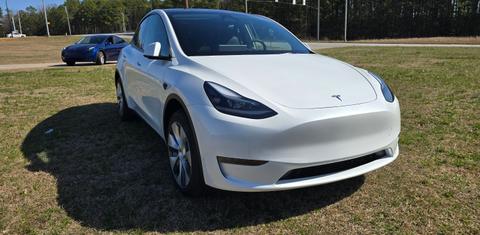 Tesla Model Y 2024