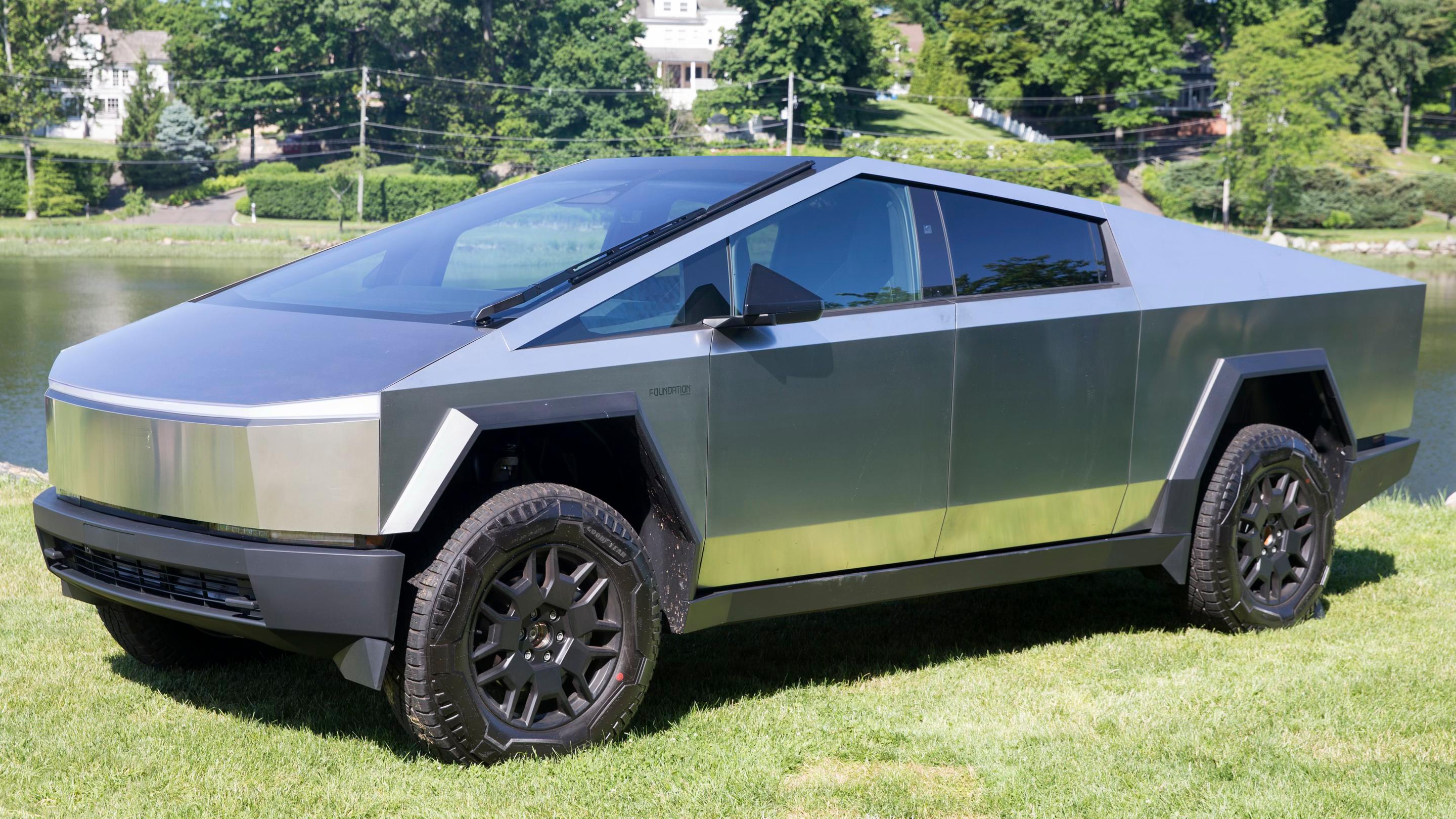 Tesla Cybertruck 2026 in Riverdale, GA