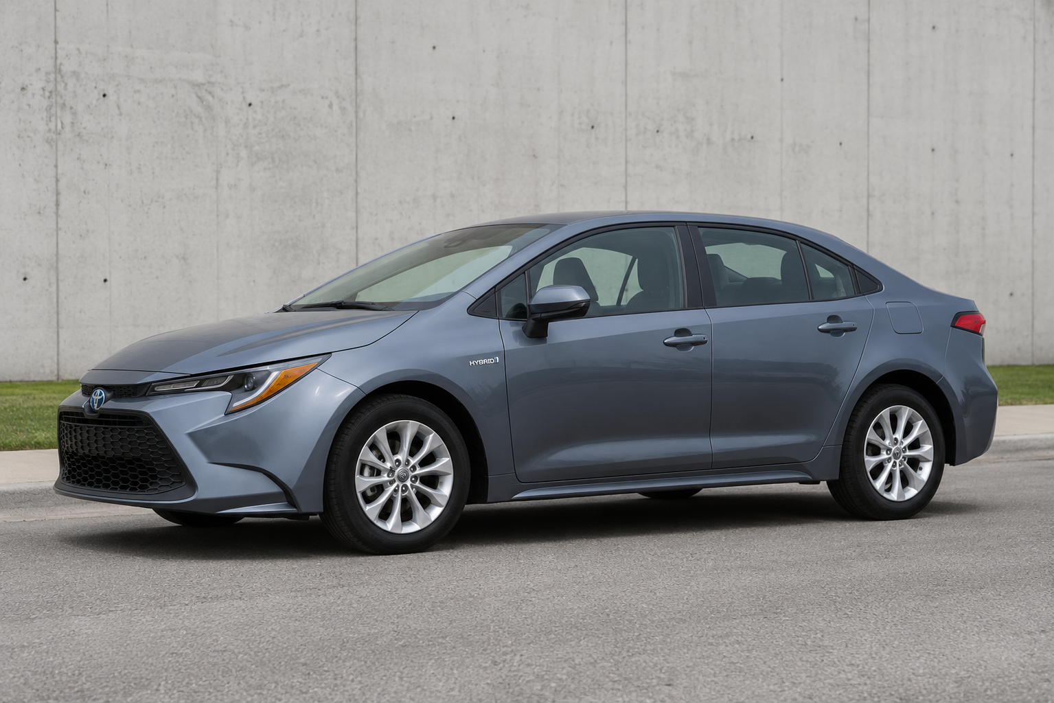 Toyota Camry Hybrid 2026 in Columbus, GA