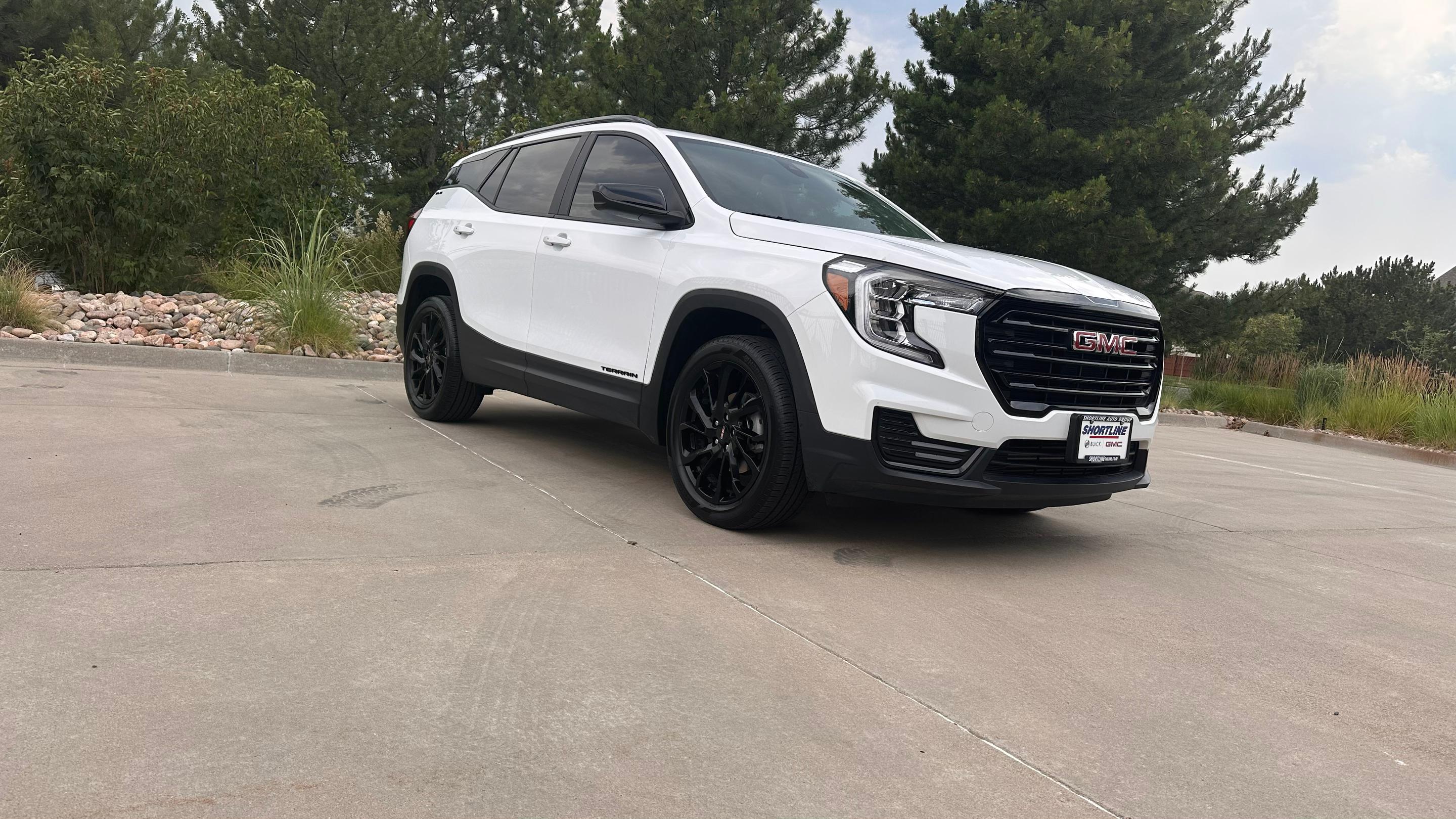GMC Terrain 2024 in Aurora, CO