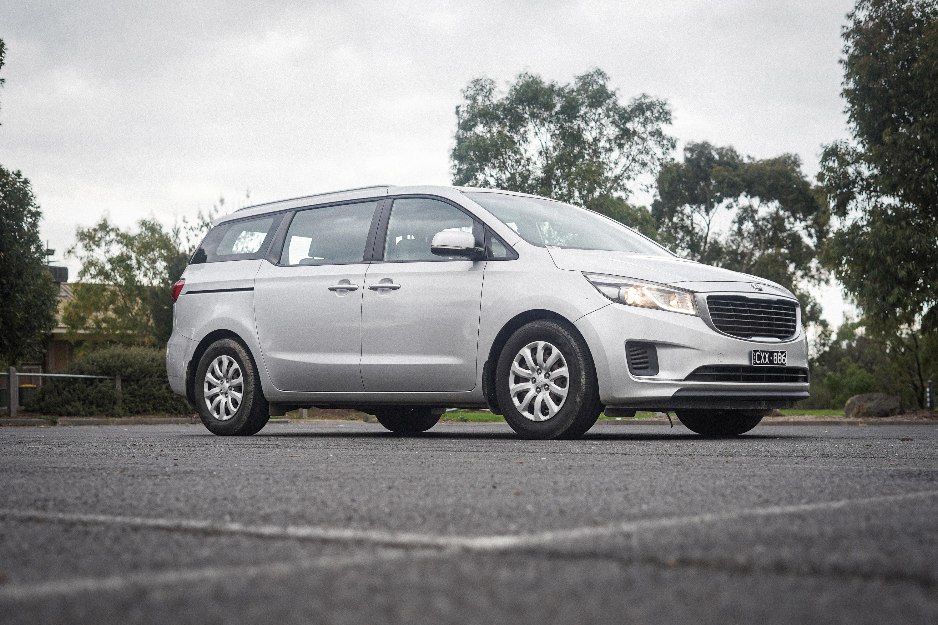 Kia CARNIVAL 2016 in Fawkner