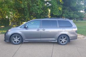 Toyota Sienna car