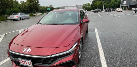 Hyundai Elantra 2024