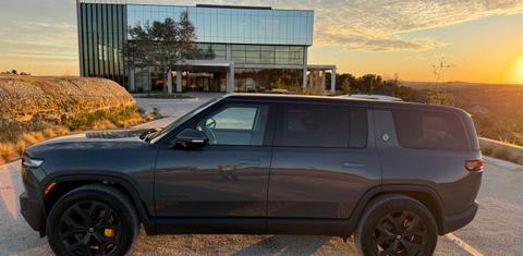 Rivian R1S 2025