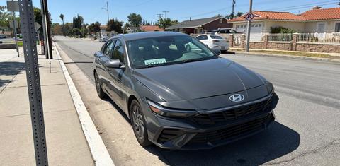 Hyundai Elantra 2024